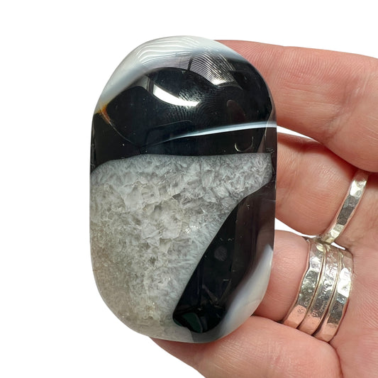Black Agate Palm Stone